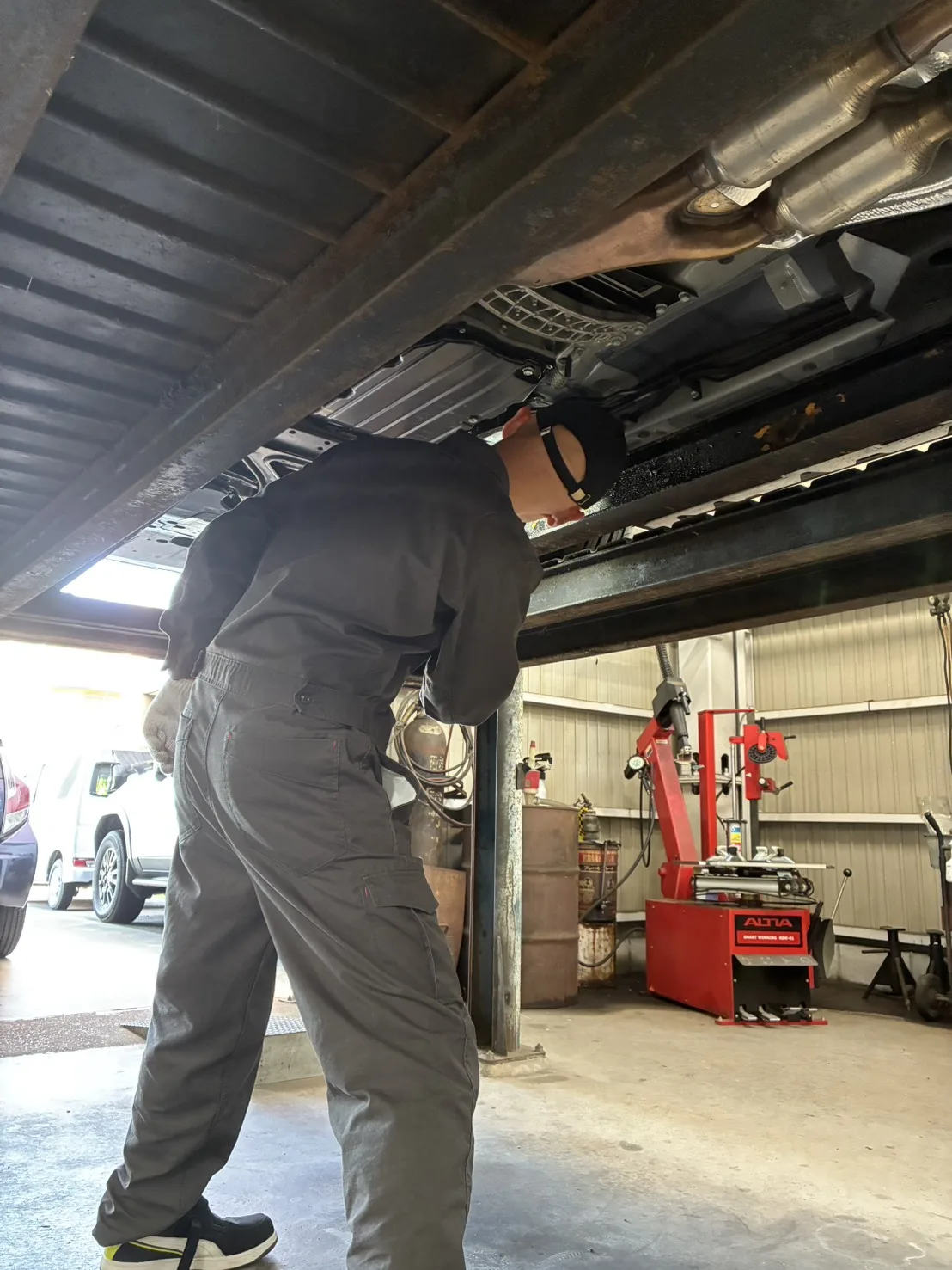 車検・整備作業の様子